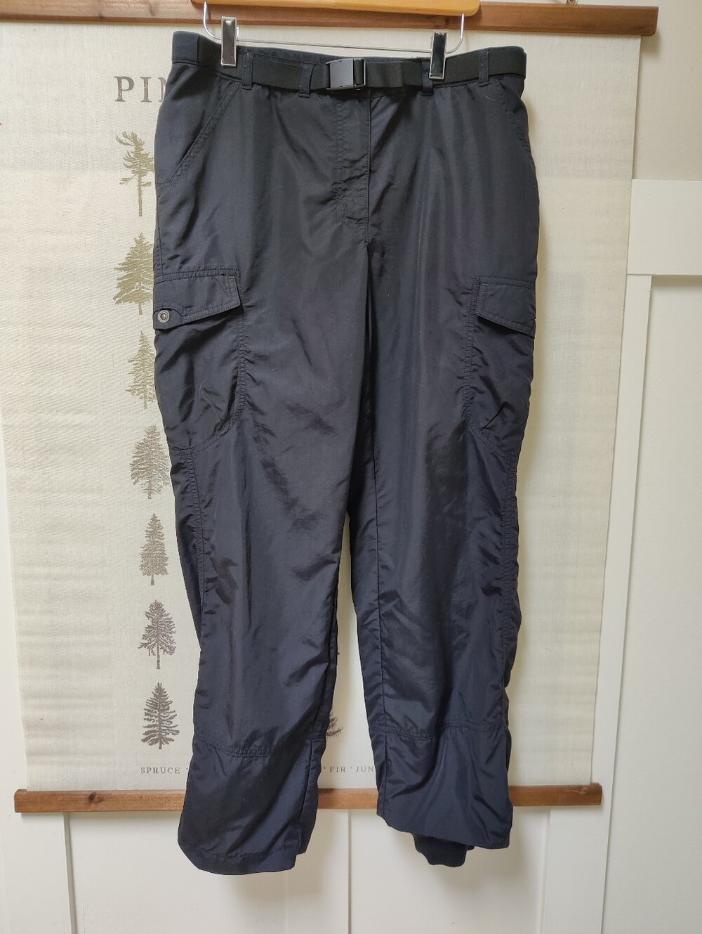 MEC Mountain Equipment Co-op Black Cargo Hiking Pants Size 12 - Picture 2 of 6